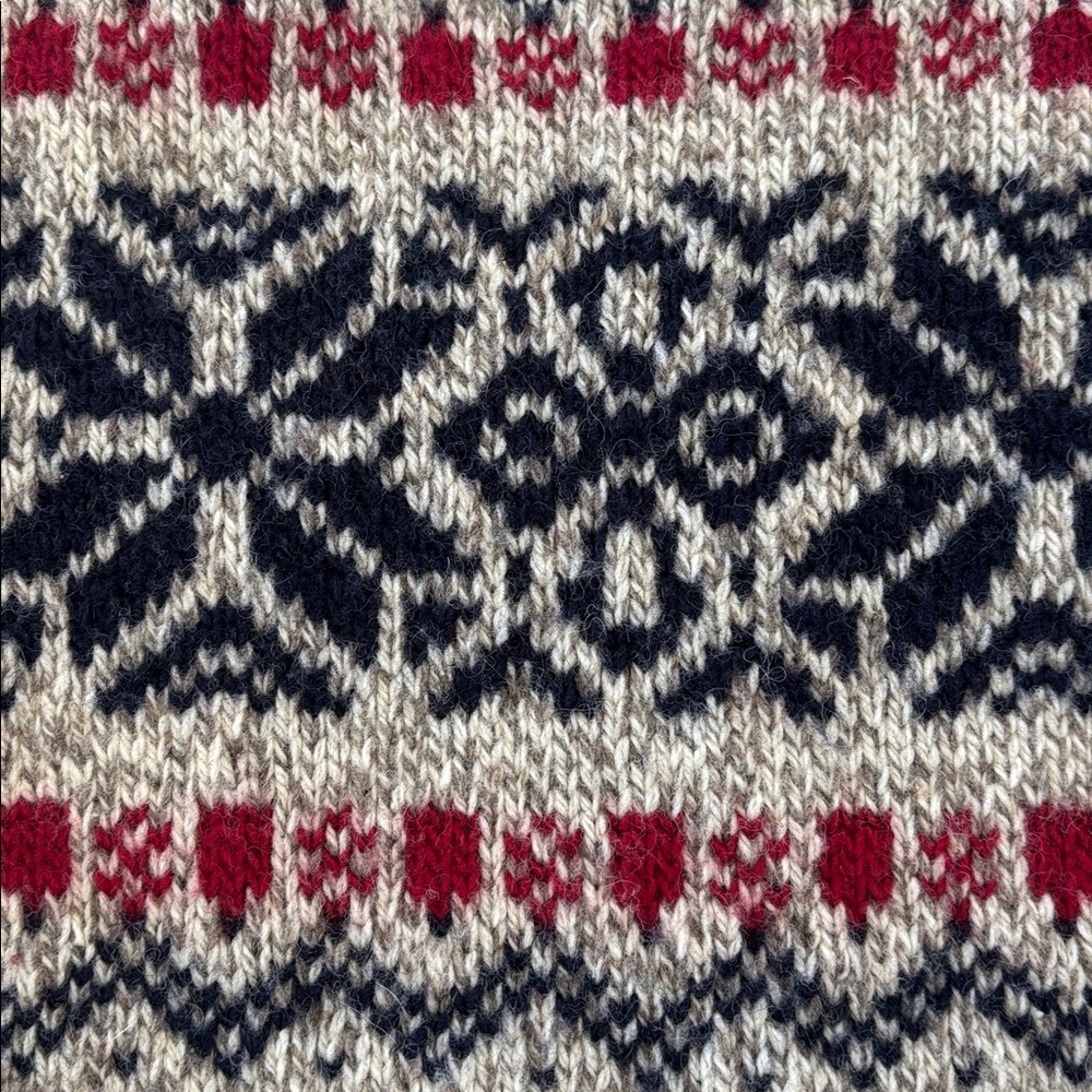 Vintage LL Bean Women's Rag Wool Sweater, maroon/navy snowflake design, Sz M - Picture 4 of 7